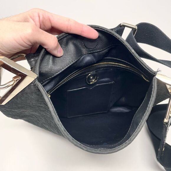 Dkny Large Black Signature Crossbody Bag - Picture 11 of 12